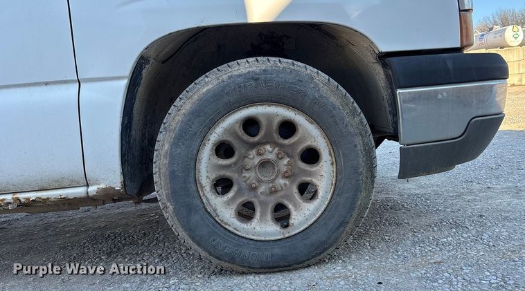 image for item ET4413 2005 Chevrolet Silverado 1500 Ext. Cab pickup truck
