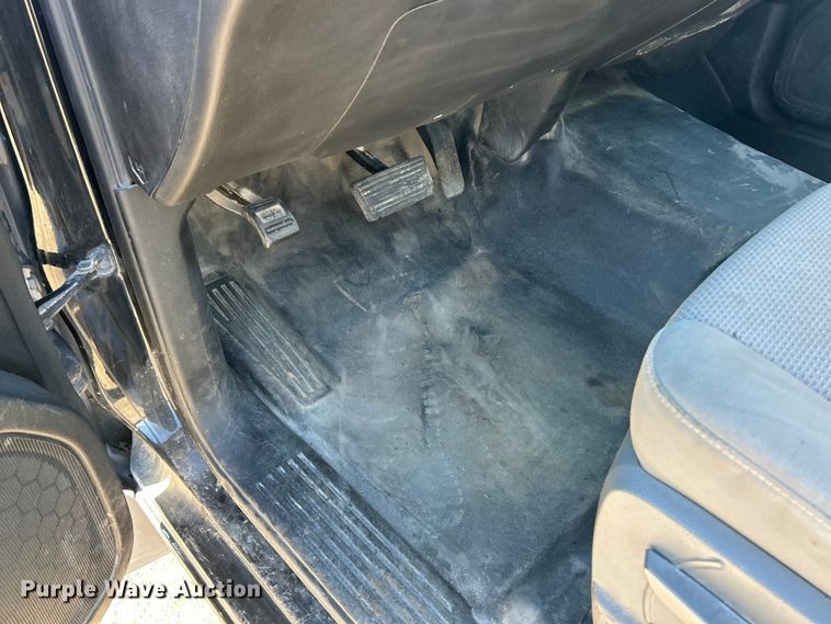 image for item ET6884 2014 GMC Sierra 1500 pickup truck