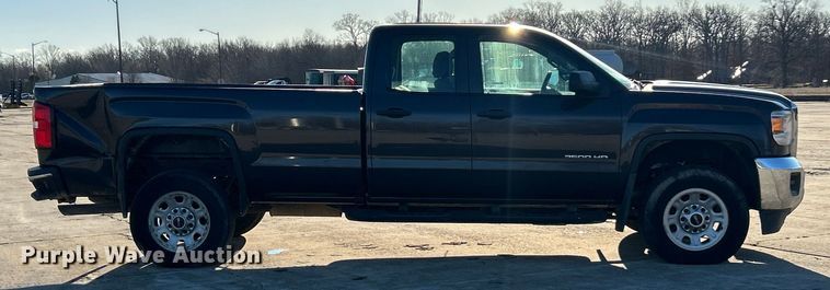 image for item ET6885 2016 GMC Sierra 2500HD Ext. Cab pickup truck