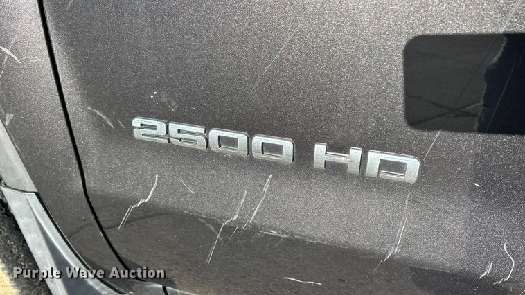 image for item ET6885 2016 GMC Sierra 2500HD Ext. Cab pickup truck