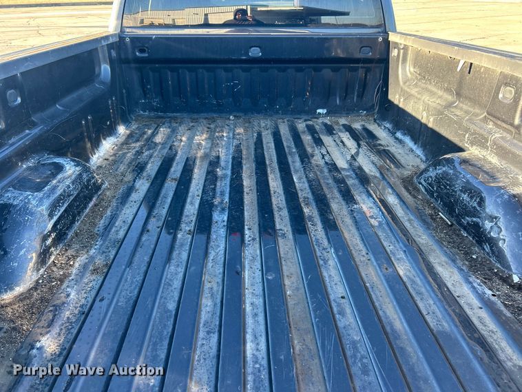 image for item ET6885 2016 GMC Sierra 2500HD Ext. Cab pickup truck