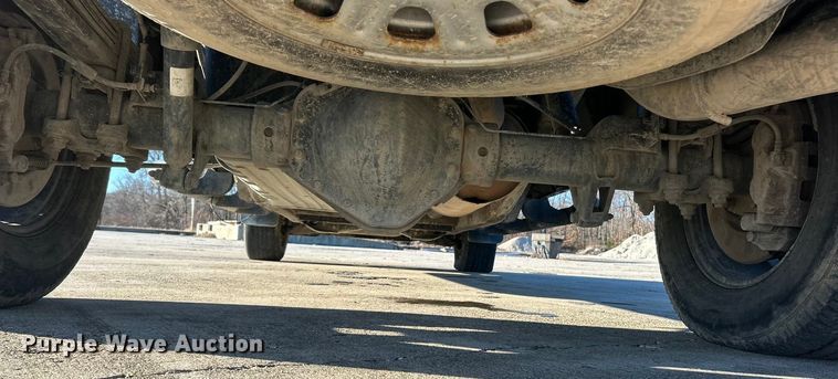 image for item ET6885 2016 GMC Sierra 2500HD Ext. Cab pickup truck