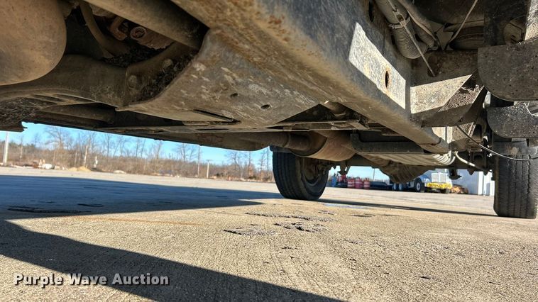 image for item ET6885 2016 GMC Sierra 2500HD Ext. Cab pickup truck