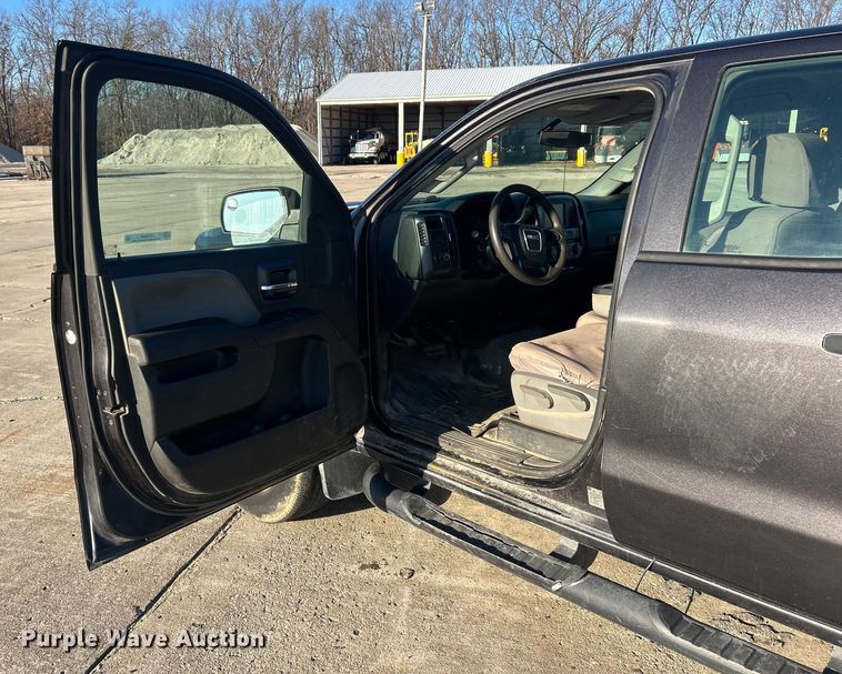 image for item ET6885 2016 GMC Sierra 2500HD Ext. Cab pickup truck