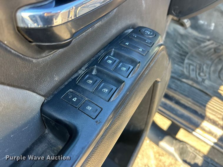 image for item ET6885 2016 GMC Sierra 2500HD Ext. Cab pickup truck