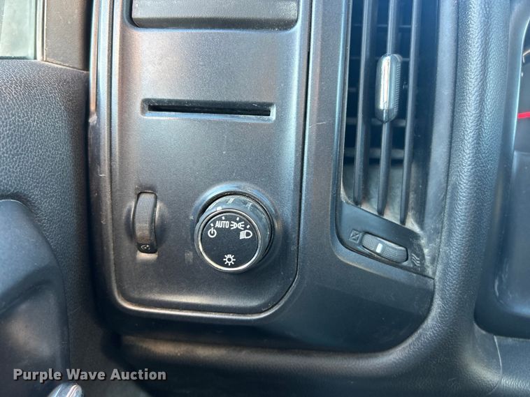 image for item ET6885 2016 GMC Sierra 2500HD Ext. Cab pickup truck