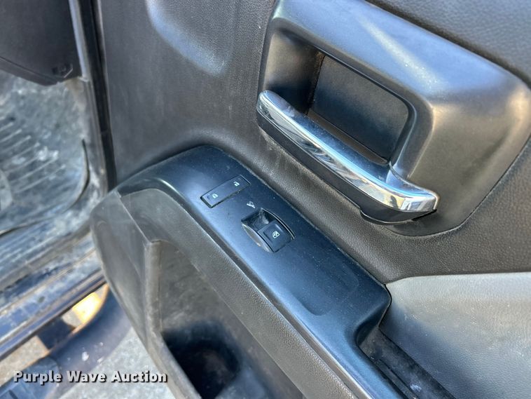 image for item ET6885 2016 GMC Sierra 2500HD Ext. Cab pickup truck