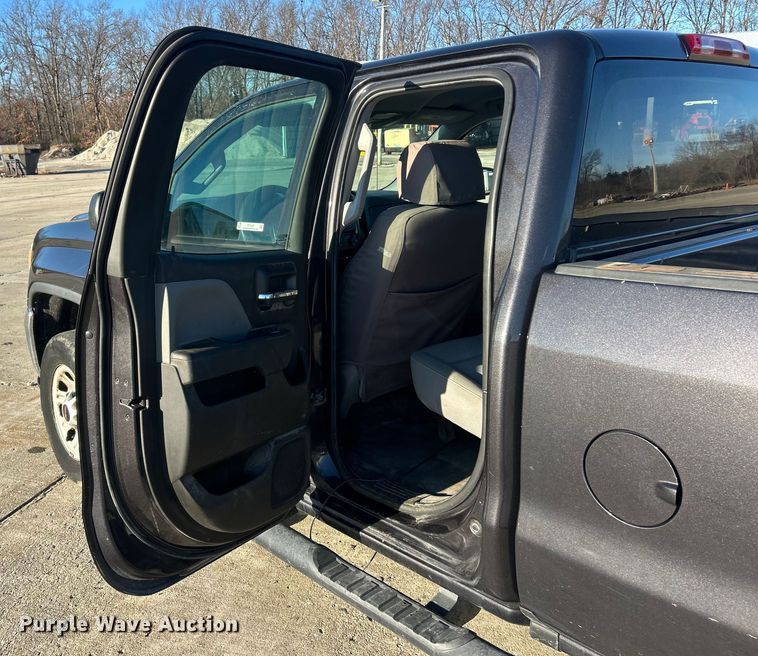 image for item ET6885 2016 GMC Sierra 2500HD Ext. Cab pickup truck