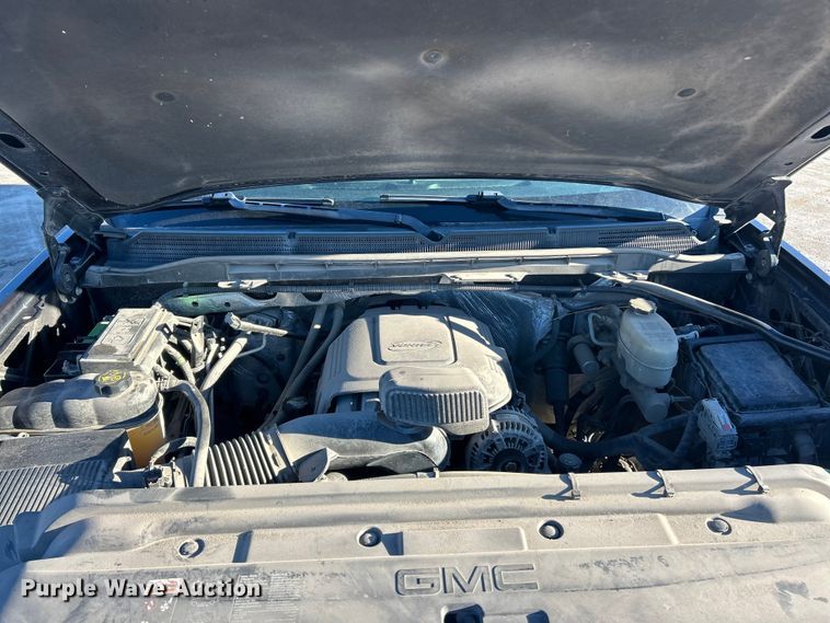 image for item ET6885 2016 GMC Sierra 2500HD Ext. Cab pickup truck