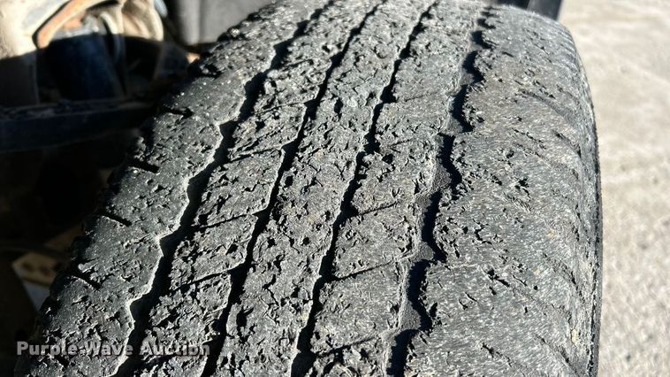 image for item ET6885 2016 GMC Sierra 2500HD Ext. Cab pickup truck