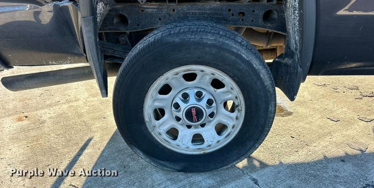 image for item ET6885 2016 GMC Sierra 2500HD Ext. Cab pickup truck