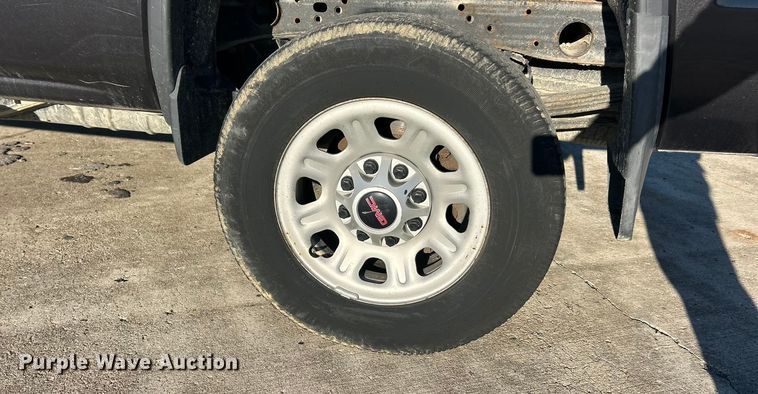 image for item ET6885 2016 GMC Sierra 2500HD Ext. Cab pickup truck