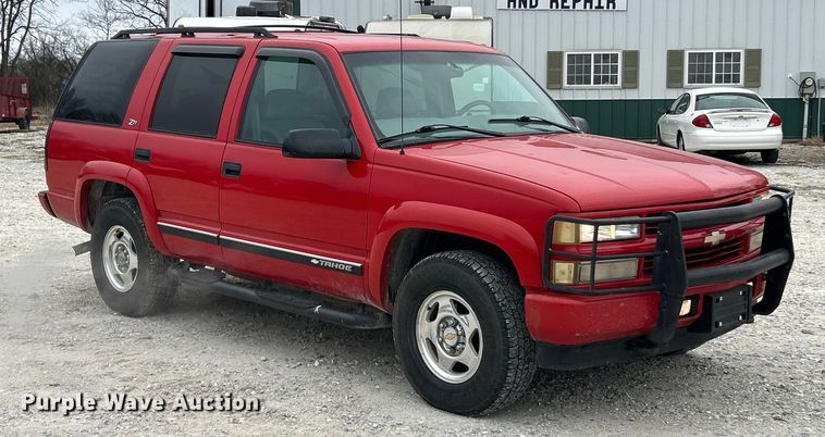 image for item ET6908 2000 Chevrolet Tahoe SUV