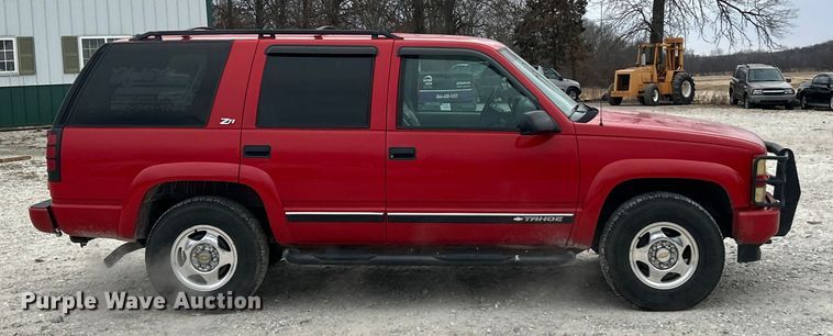 image for item ET6908 2000 Chevrolet Tahoe SUV