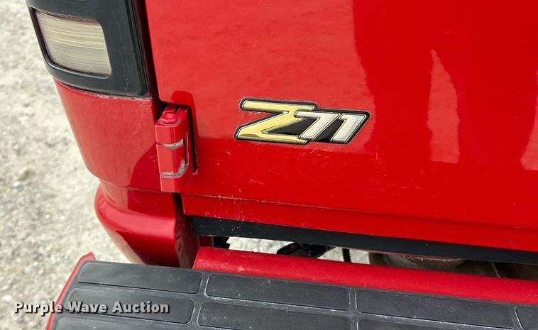 image for item ET6908 2000 Chevrolet Tahoe SUV