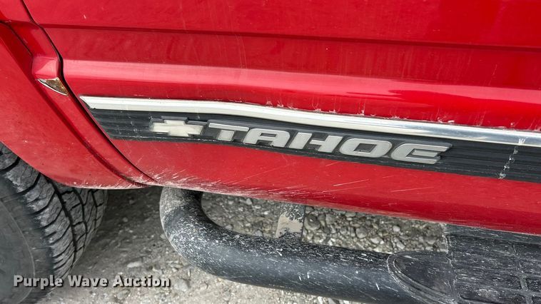 image for item ET6908 2000 Chevrolet Tahoe SUV