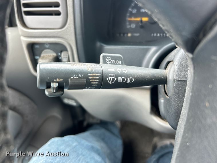 image for item ET6908 2000 Chevrolet Tahoe SUV