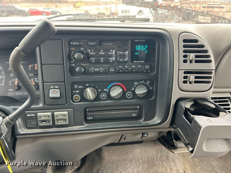 image for item ET6908 2000 Chevrolet Tahoe SUV