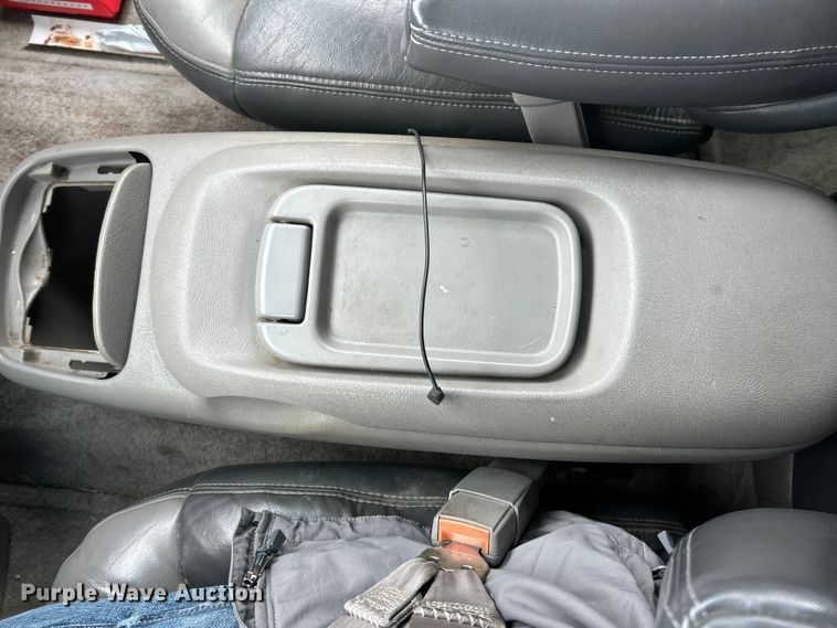 image for item ET6908 2000 Chevrolet Tahoe SUV