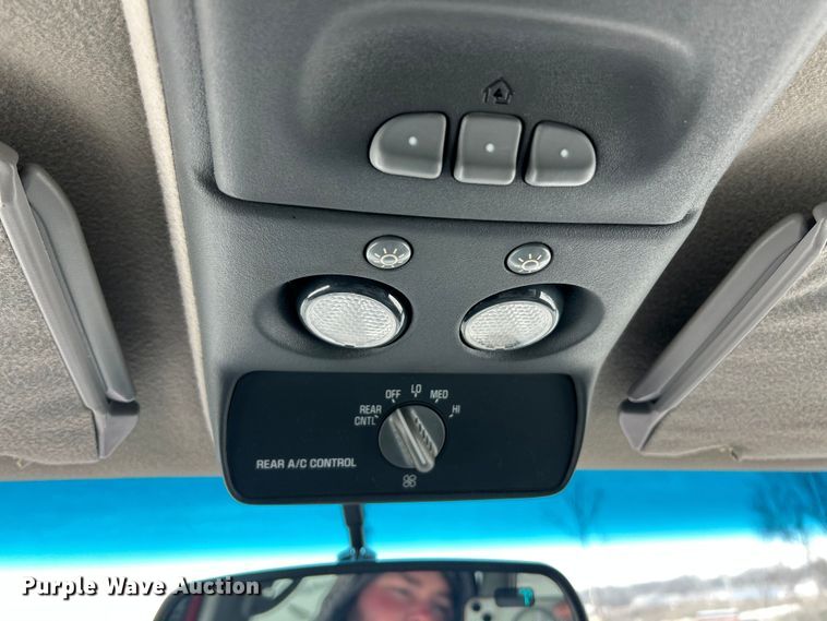 image for item ET6908 2000 Chevrolet Tahoe SUV