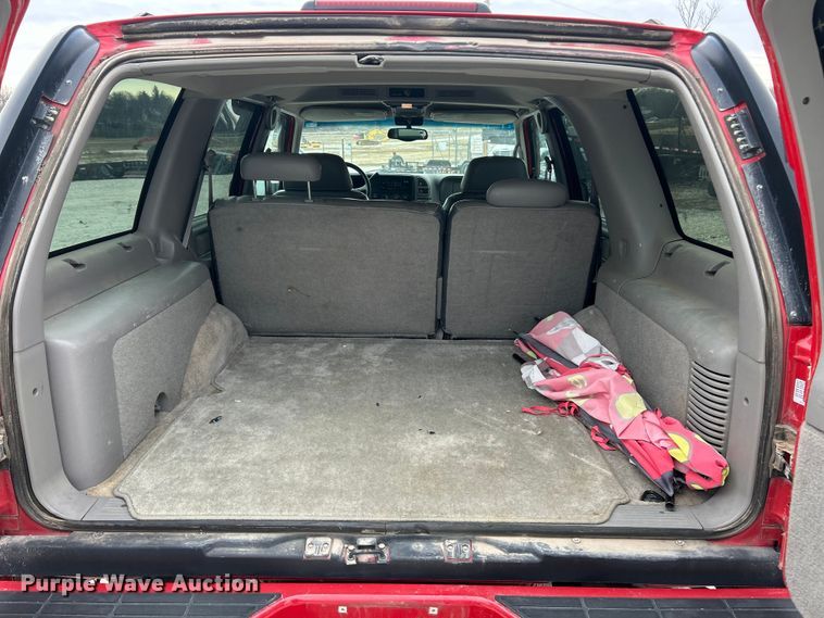 image for item ET6908 2000 Chevrolet Tahoe SUV