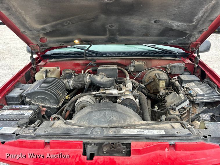 image for item ET6908 2000 Chevrolet Tahoe SUV