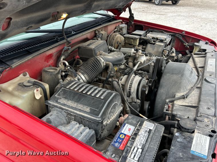 image for item ET6908 2000 Chevrolet Tahoe SUV