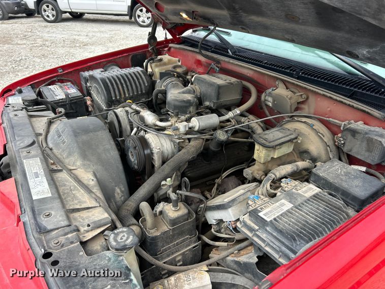 image for item ET6908 2000 Chevrolet Tahoe SUV