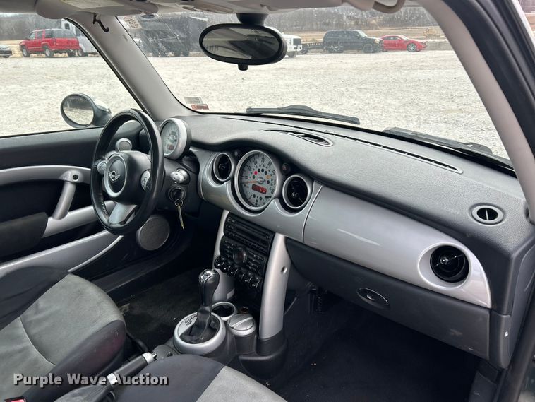 image for item ET6909 2005 Mini Cooper 