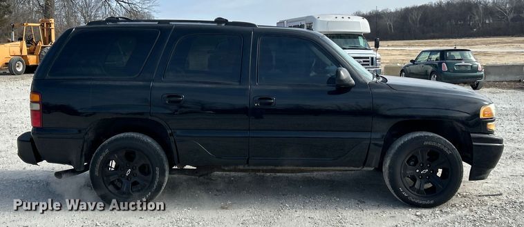 image for item ET6912 2003 GMC Yukon SUV