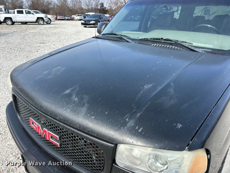 image for item ET6912 2003 GMC Yukon SUV