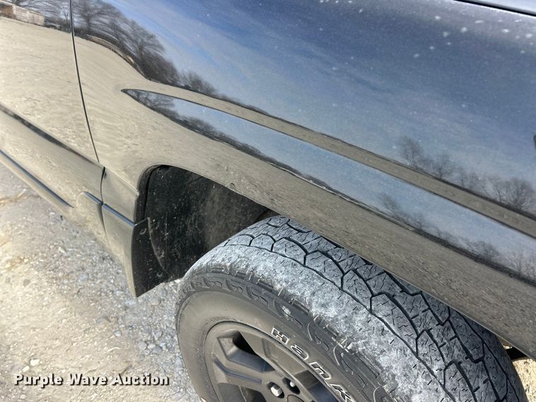 image for item ET6912 2003 GMC Yukon SUV