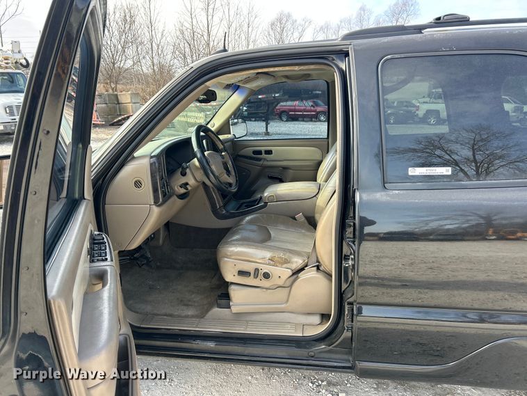 image for item ET6912 2003 GMC Yukon SUV