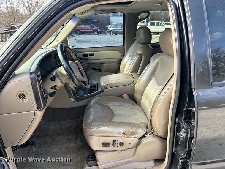 image for item ET6912 2003 GMC Yukon SUV