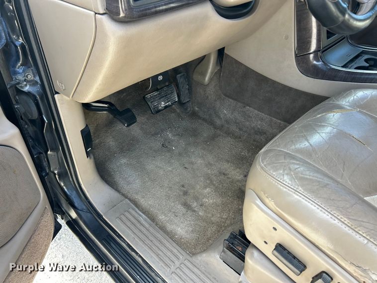 image for item ET6912 2003 GMC Yukon SUV