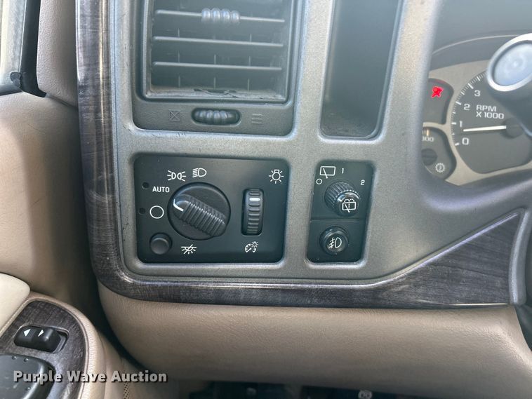 image for item ET6912 2003 GMC Yukon SUV