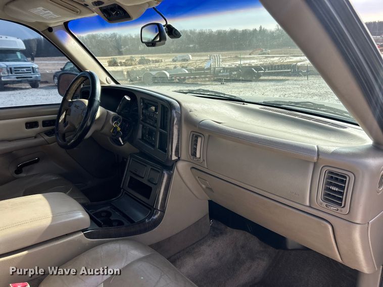 image for item ET6912 2003 GMC Yukon SUV