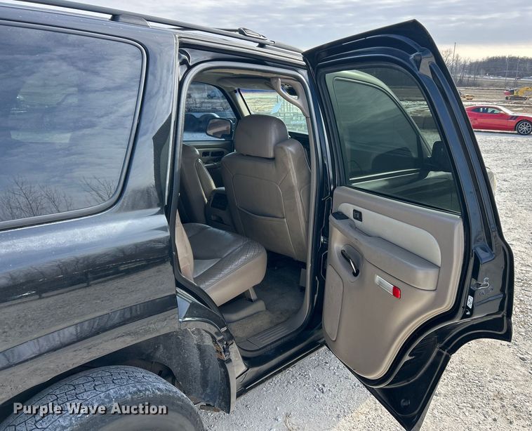 image for item ET6912 2003 GMC Yukon SUV