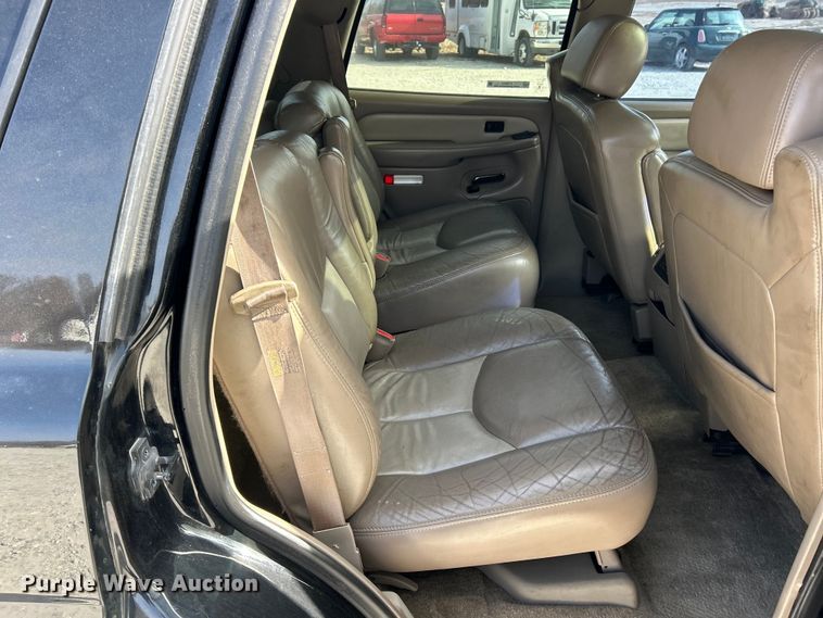 image for item ET6912 2003 GMC Yukon SUV