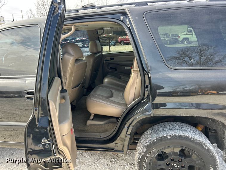 image for item ET6912 2003 GMC Yukon SUV