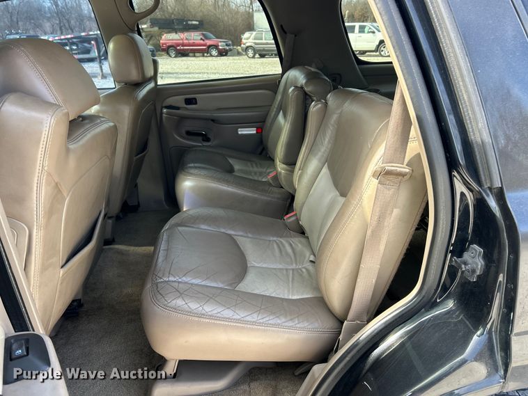 image for item ET6912 2003 GMC Yukon SUV