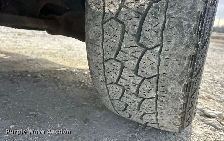 image for item ET6912 2003 GMC Yukon SUV