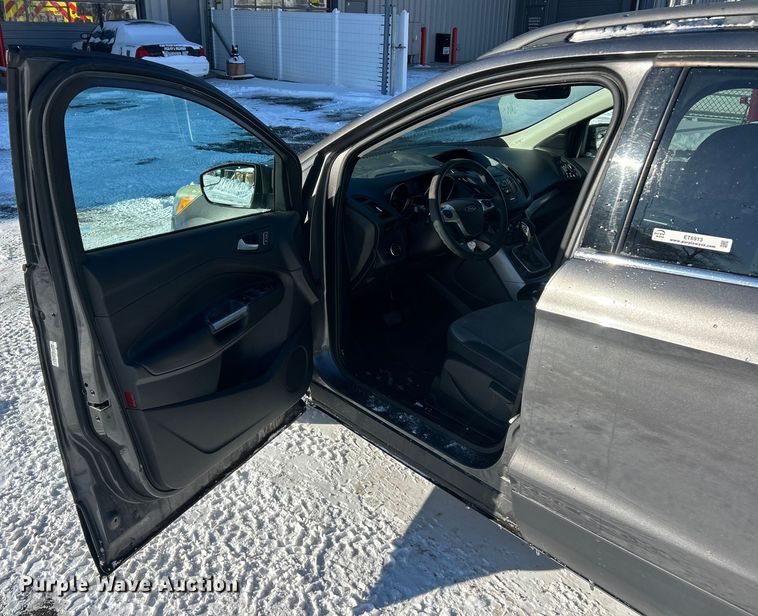 image for item ET6913 2013 Ford Escape SE SUV