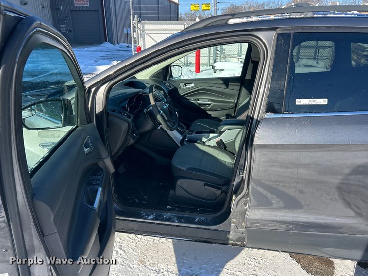 image for item ET6913 2013 Ford Escape SE SUV