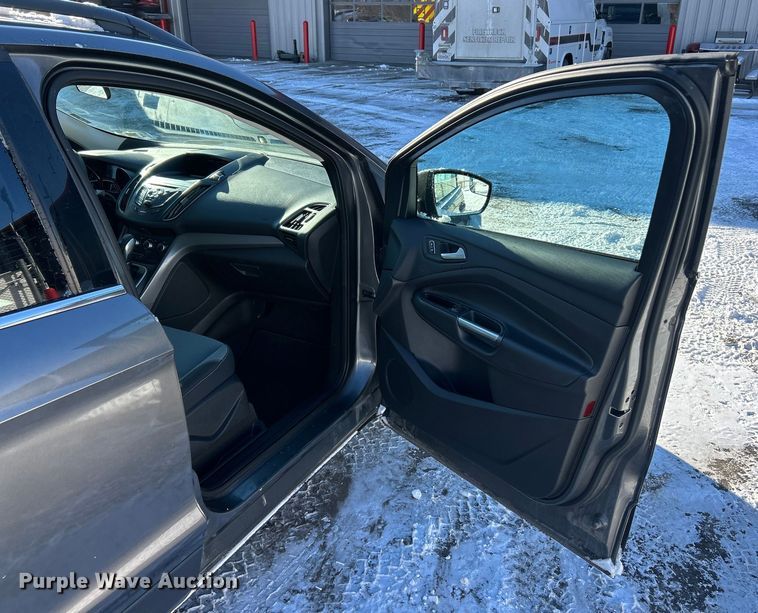 image for item ET6913 2013 Ford Escape SE SUV