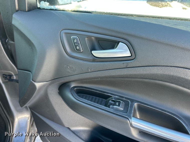 image for item ET6913 2013 Ford Escape SE SUV