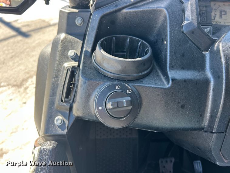 image for item ET6934 2016 Honda Pioneer 1000 utility vehicle