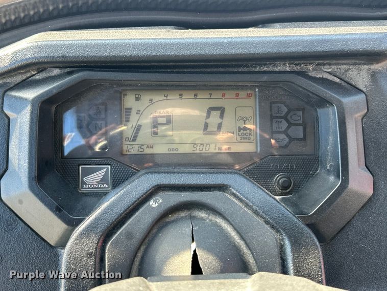 image for item ET6934 2016 Honda Pioneer 1000 utility vehicle