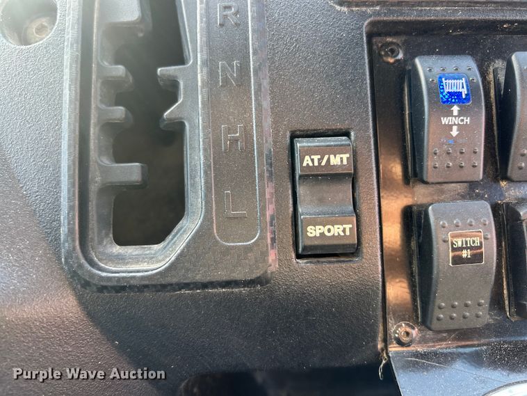 image for item ET6934 2016 Honda Pioneer 1000 utility vehicle