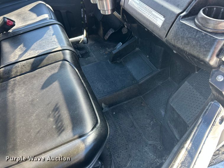 image for item ET6934 2016 Honda Pioneer 1000 utility vehicle